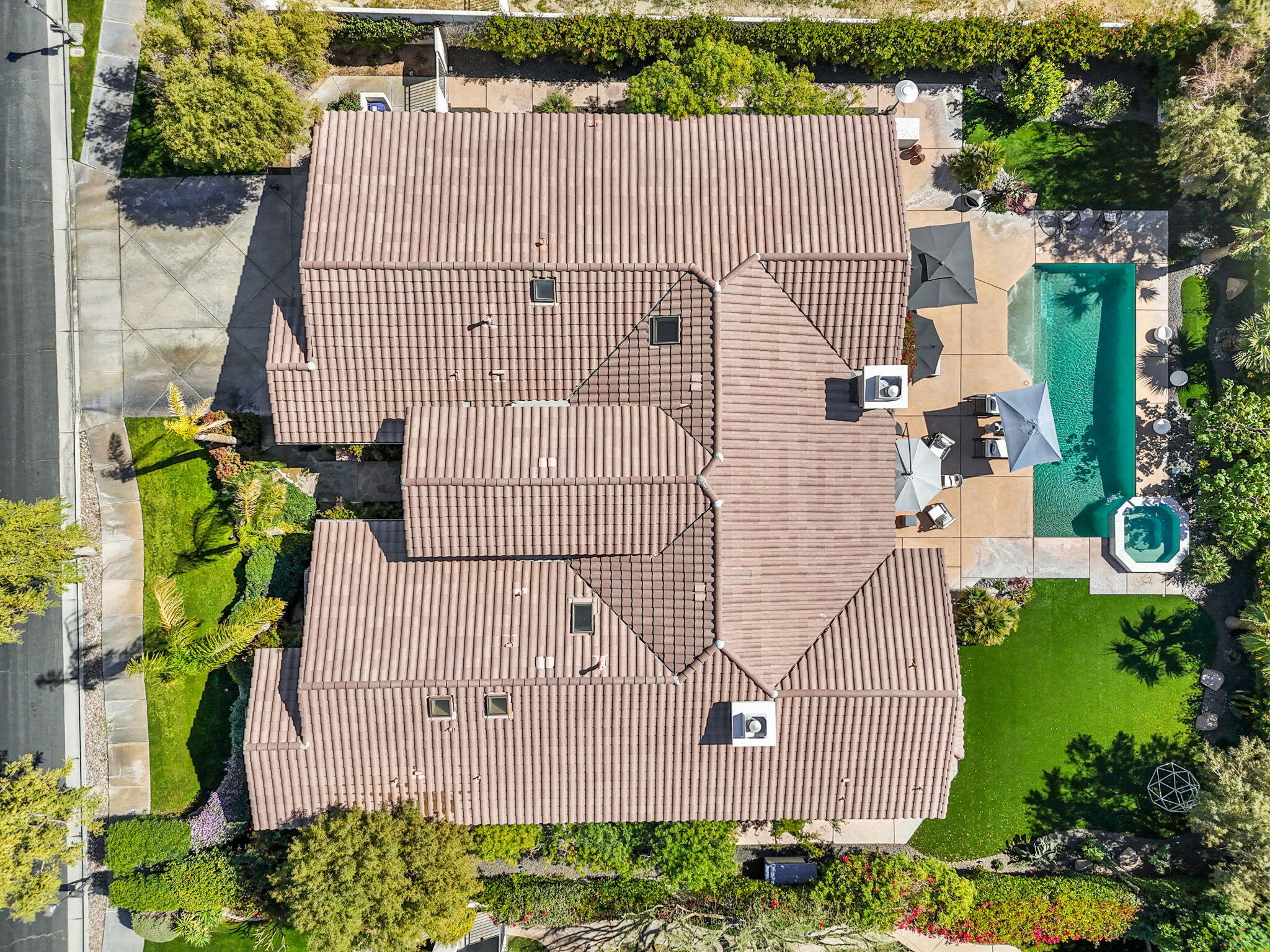 19 Trafagar Square Rancho Mirage, CA 92270 - Photo 11 of 54 14-web-or-mls-DJI_20240305111423_0343_D