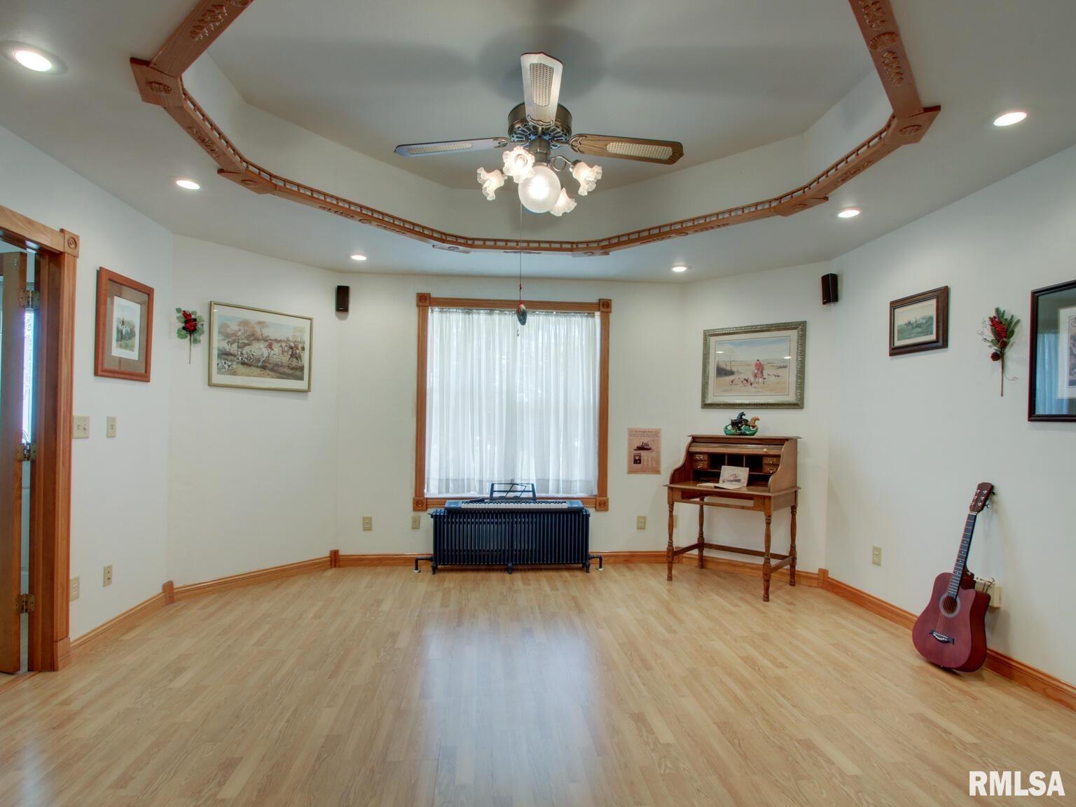 41 North Washington Street Carthage, IL 62321 - Photo 12 of 35