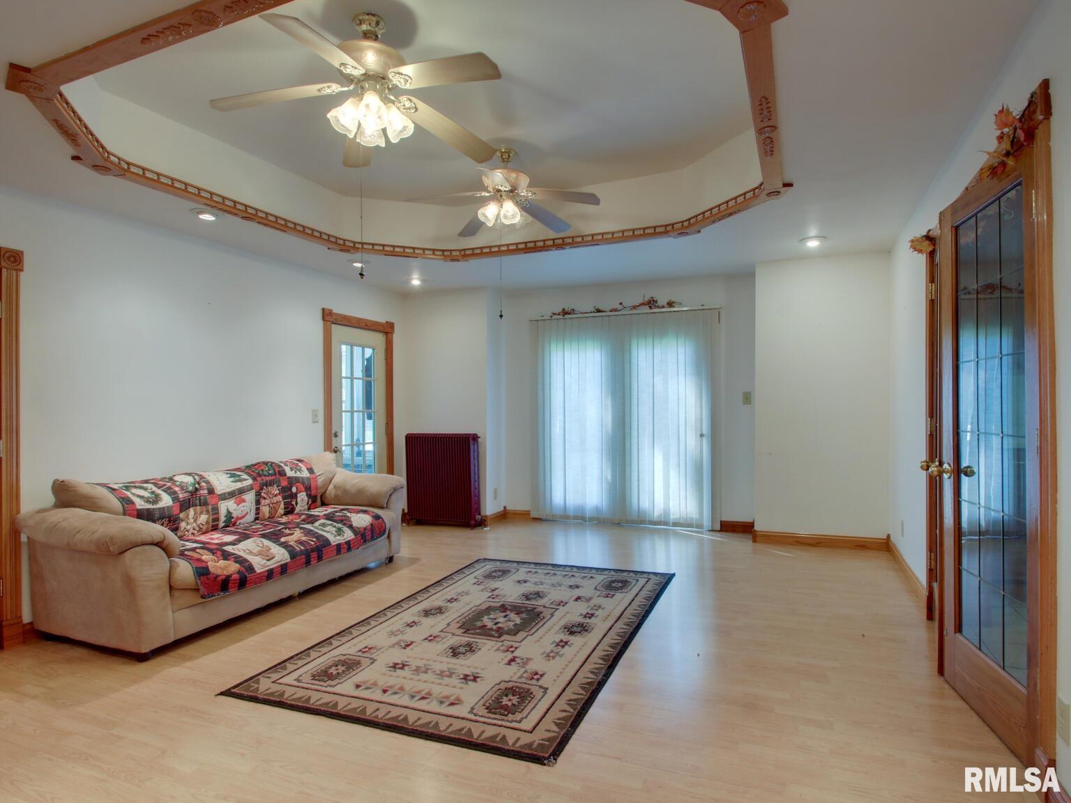 41 North Washington Street Carthage, IL 62321 - Photo 13 of 35