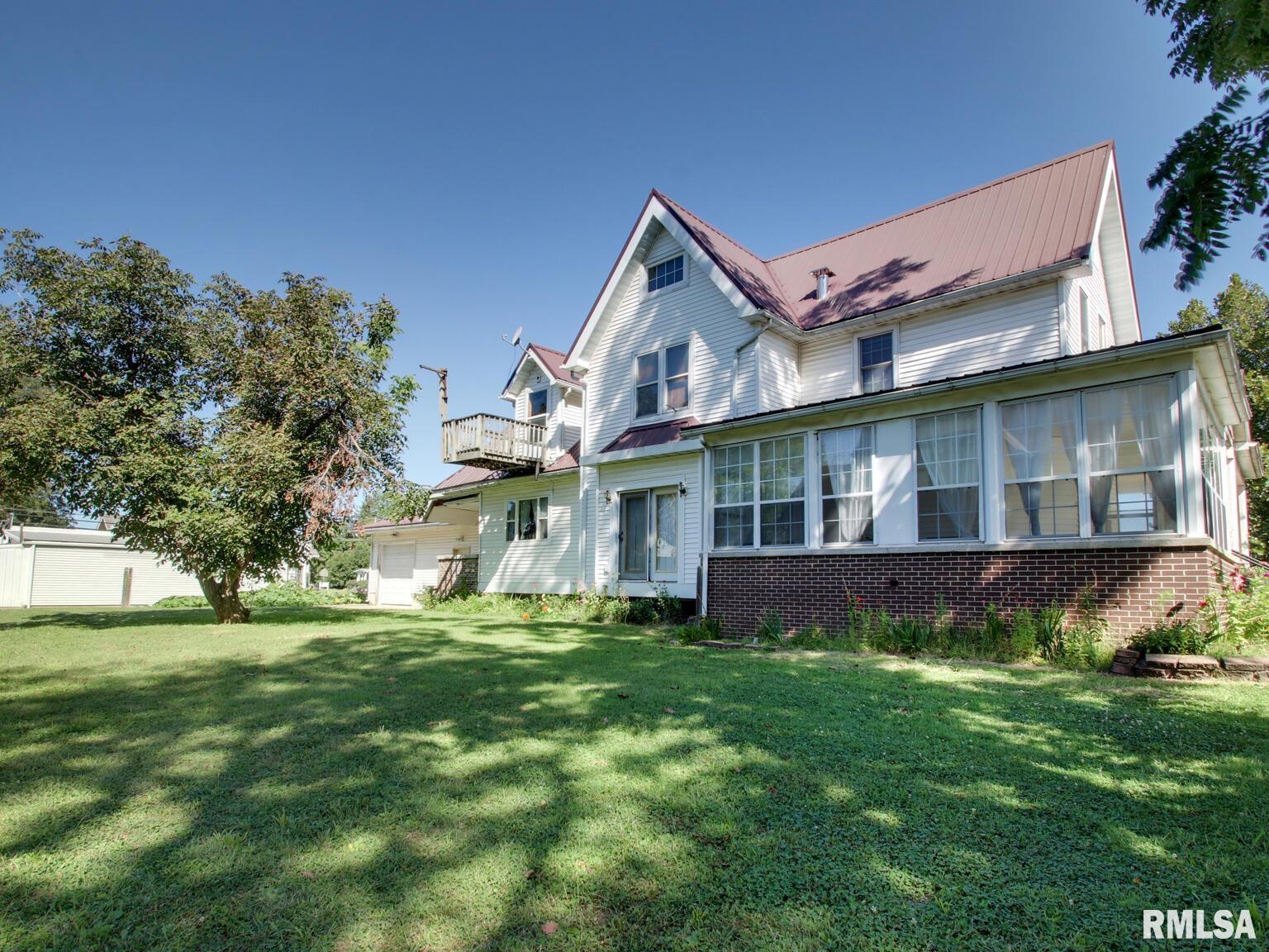 41 North Washington Street Carthage, IL 62321 - Photo 2 of 35