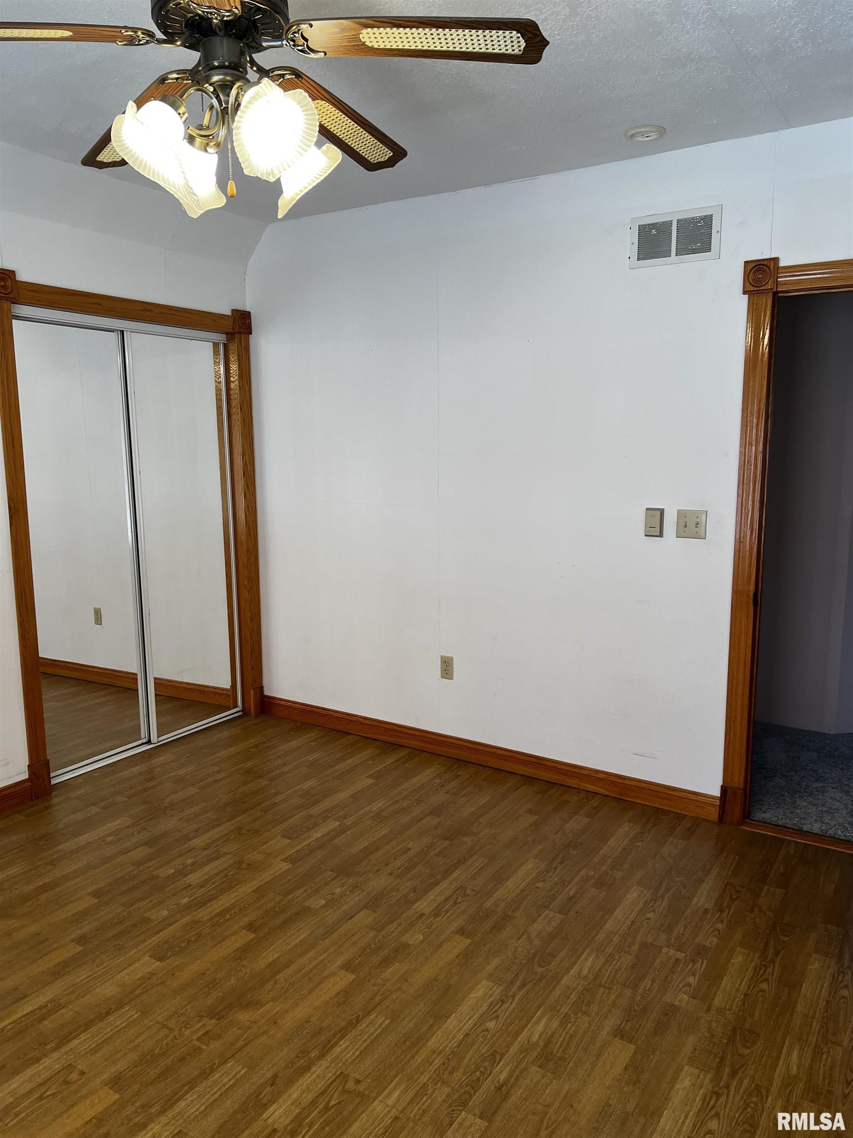 41 North Washington Street Carthage, IL 62321 - Photo 26 of 35