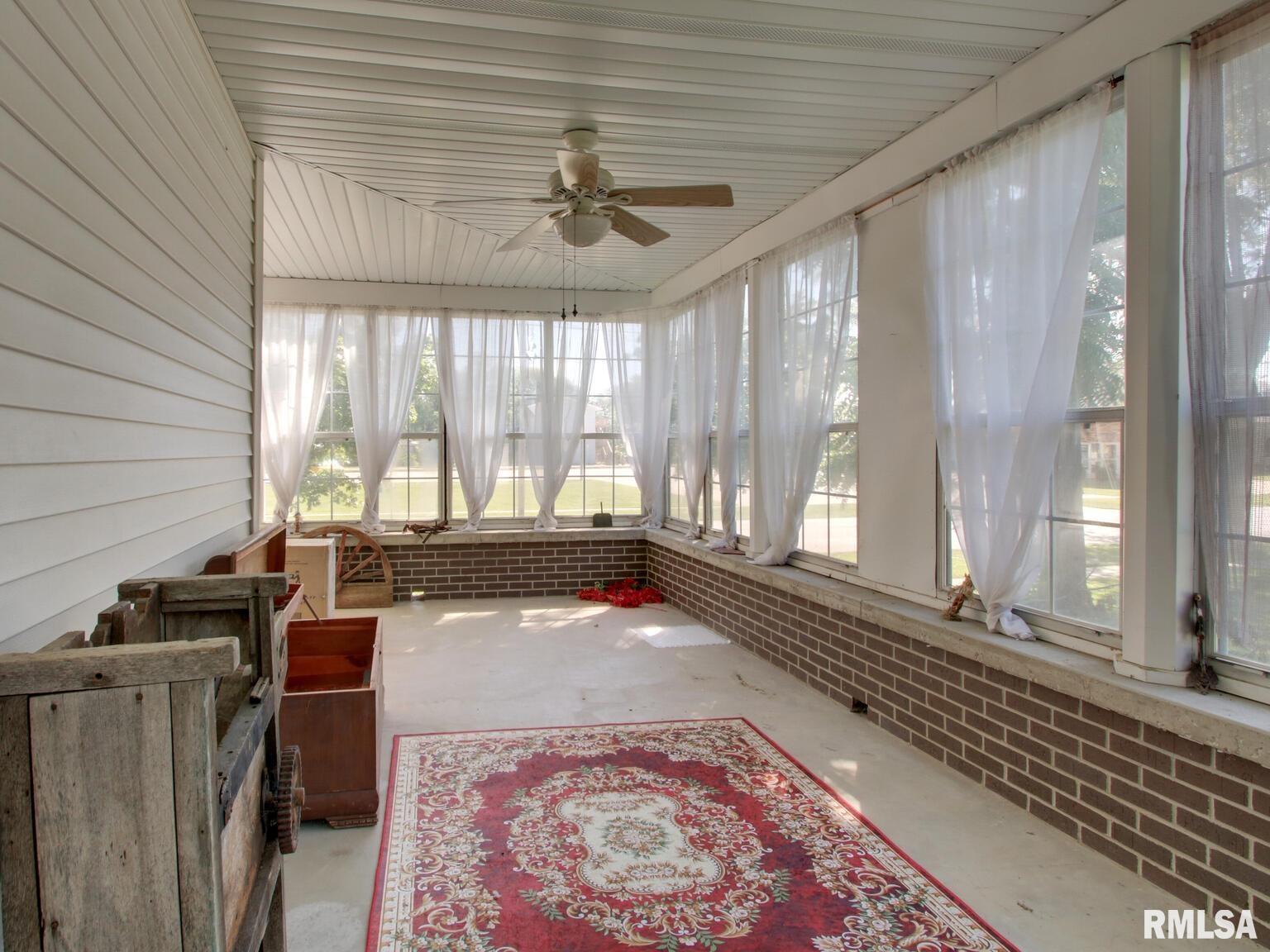 41 North Washington Street Carthage, IL 62321 - Photo 28 of 35