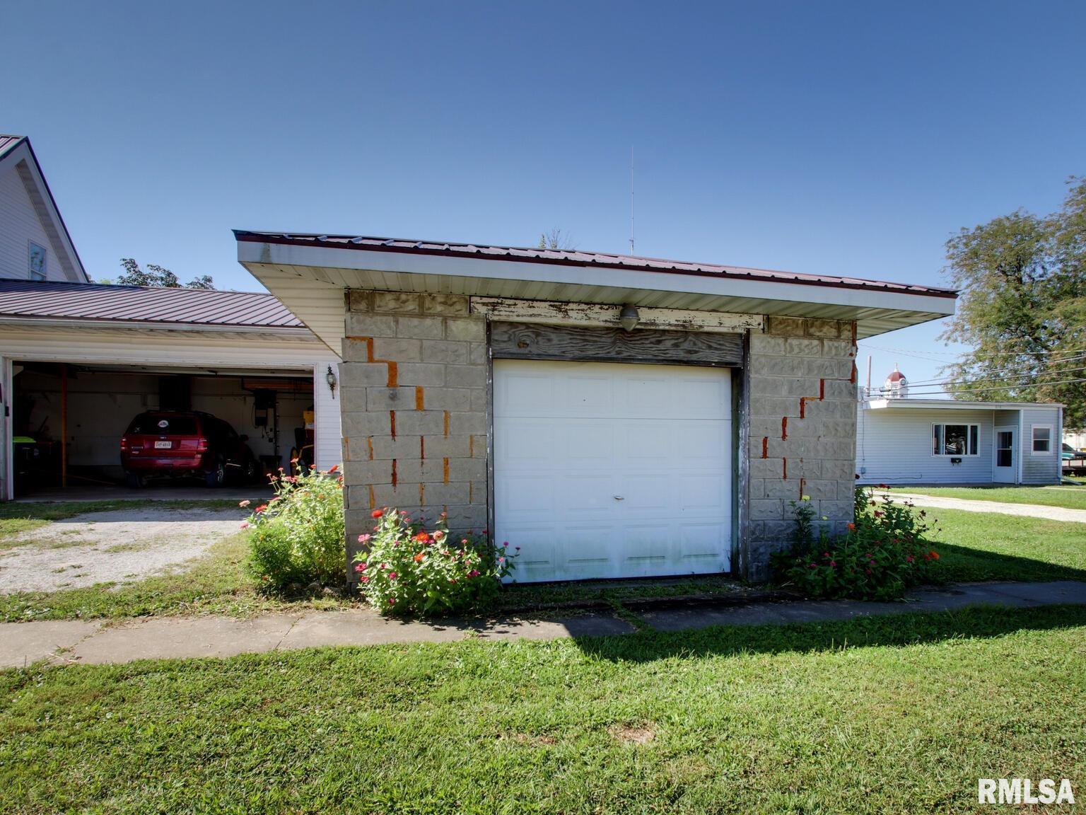 41 North Washington Street Carthage, IL 62321 - Photo 29 of 35