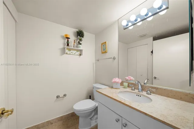 $9,900 | 4775 Collins Avenue, Unit 1203, Miami Beach, FL 33140