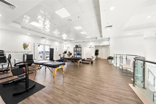 $9,900 | 4775 Collins Avenue, Unit 1203, Miami Beach, FL 33140