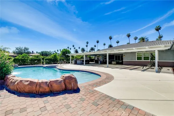 a view of a storage & utility room