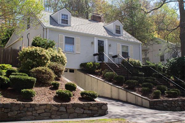 16 Forbes Hill Road Quincy, MA 02170 - Photo 2 of 26 Gallery Image 2