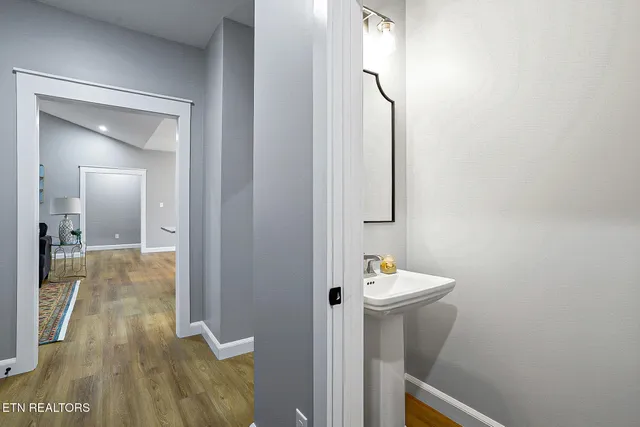 $559,900 | 5555 J Riley W Drive, Greenback, TN 37742