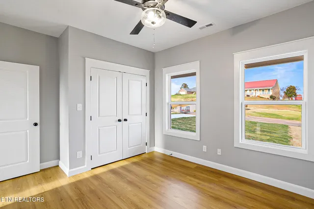 $559,900 | 5555 J Riley W Drive, Greenback, TN 37742