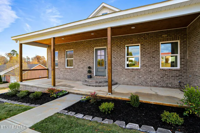 $559,900 | 5555 J Riley W Drive, Greenback, TN 37742