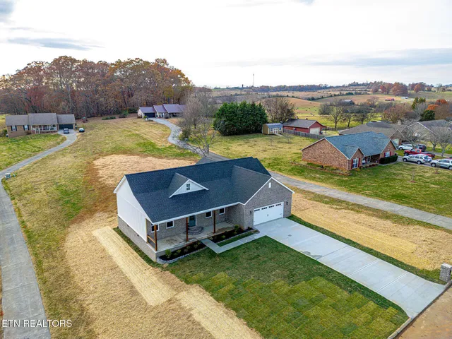 $559,900 | 5555 J Riley W Drive, Greenback, TN 37742