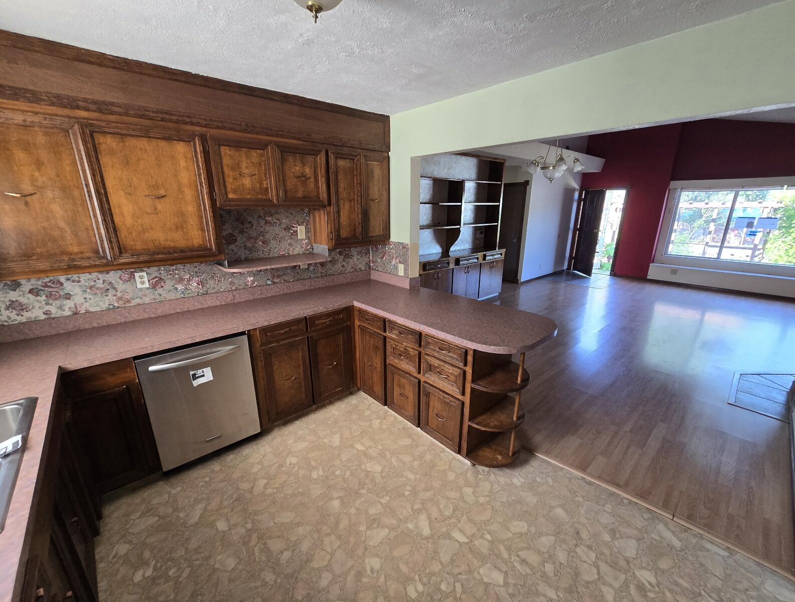 846 Ridge Road Redding, CA 96003 - Photo 13 of 38 20250531_165157