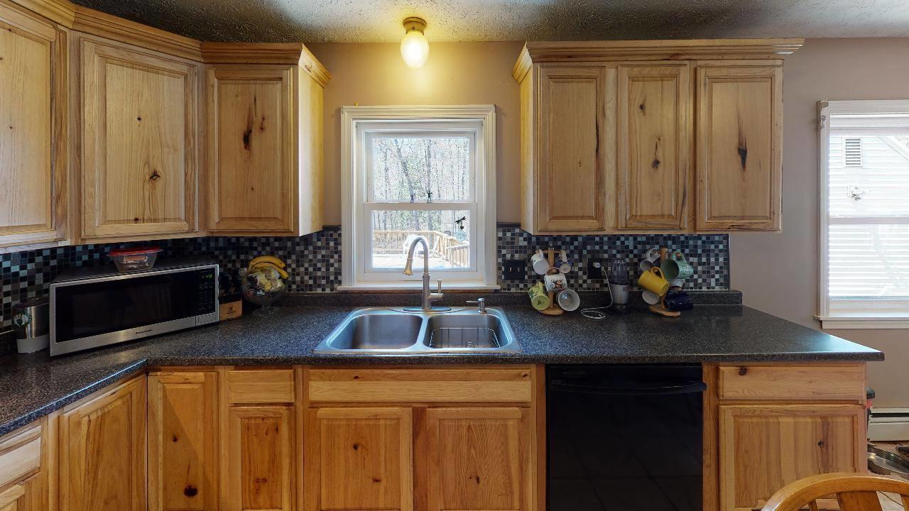 70 Railroad Avenue Springvale, ME 04083 - Photo 5 of 21 96226246_885389301943557_649106467809604