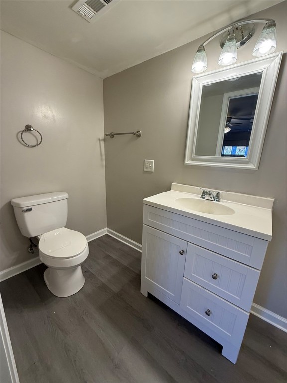 939 Chester Circle Pendleton, SC 29670 - Photo 17 of 18 private bathroom