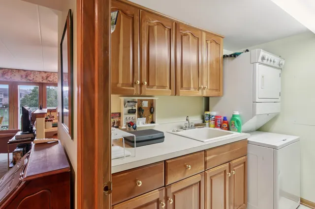 $199,900 | 810 Swan Drive, Unit 2A, Dyer, IN 46311