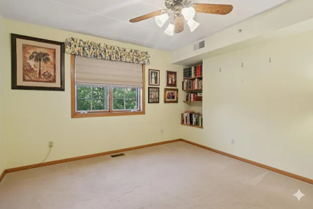 $199,900 | 810 Swan Drive, Unit 2A, Dyer, IN 46311