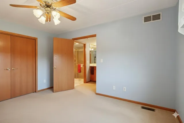 $199,900 | 810 Swan Drive, Unit 2A, Dyer, IN 46311