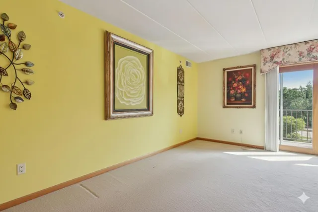 $199,900 | 810 Swan Drive, Unit 2A, Dyer, IN 46311