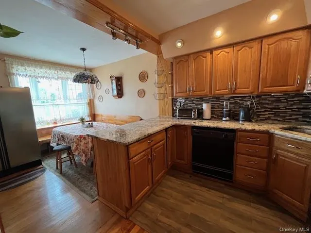 $1,069,000 | 71-22 Calamus Avenue | Maspeth