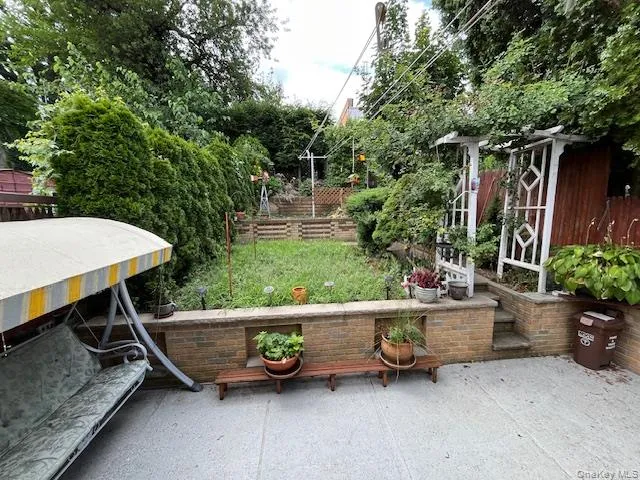 $1,069,000 | 71-22 Calamus Avenue | Maspeth