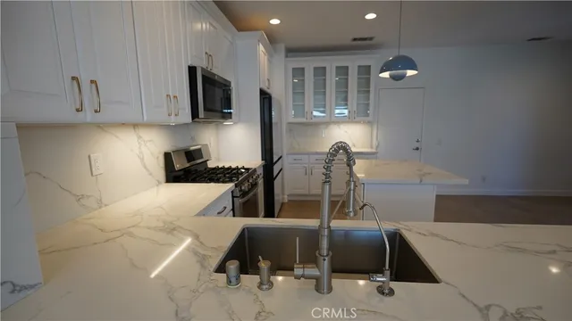 $4,300 | 27 Windward Way, Buena Park, CA 90621