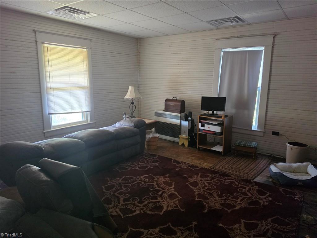 2729 Asbury Road Mount Airy, NC 27030 - Photo 17 of 36