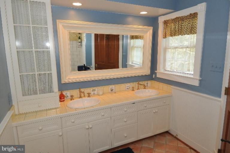 239 Springvale Road Great Falls, VA 22066 - Photo 15 of 22 Master Bath