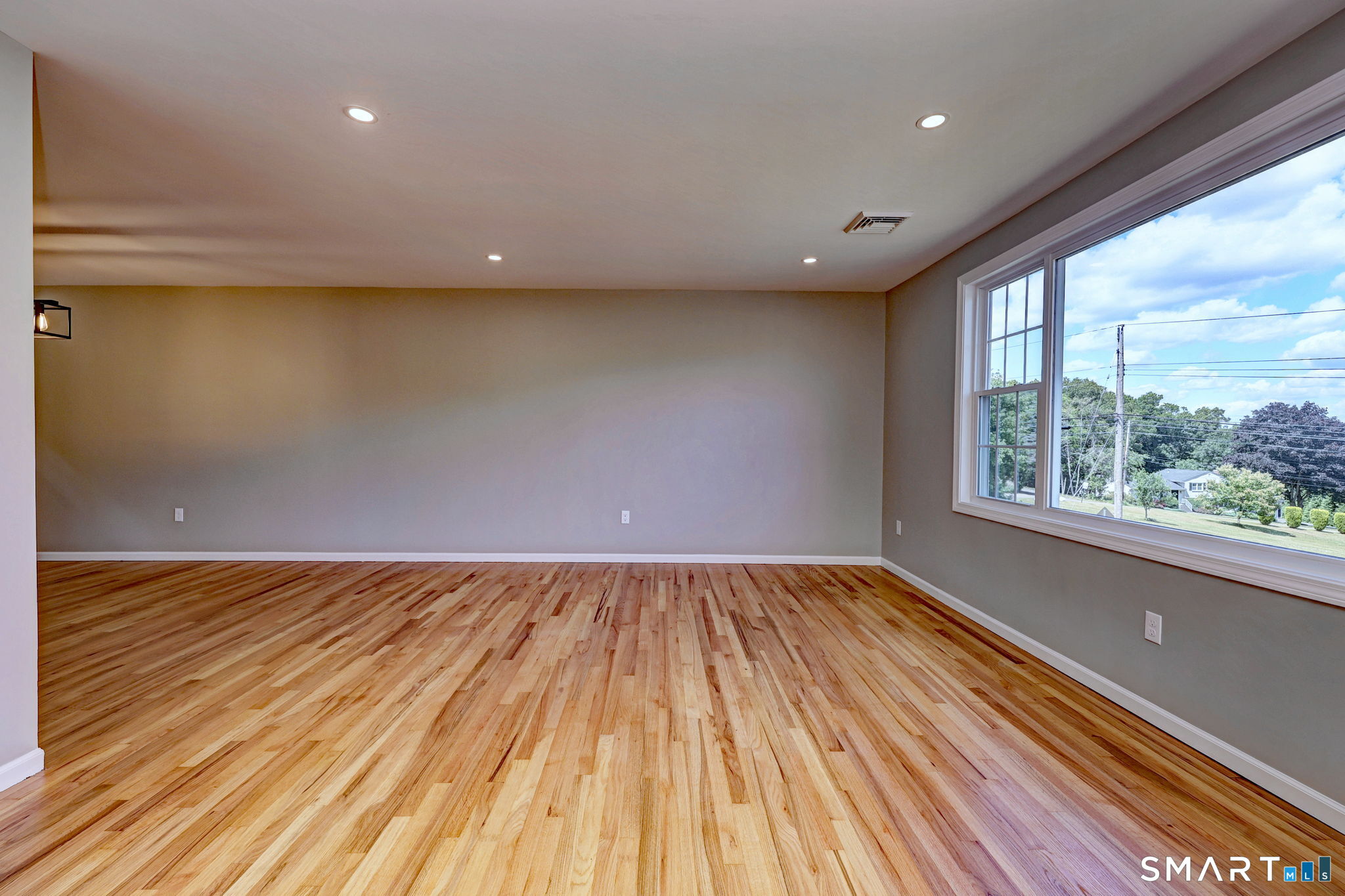 210 Cloudland Road North Haven, CT 06473 - Photo 11 of 40