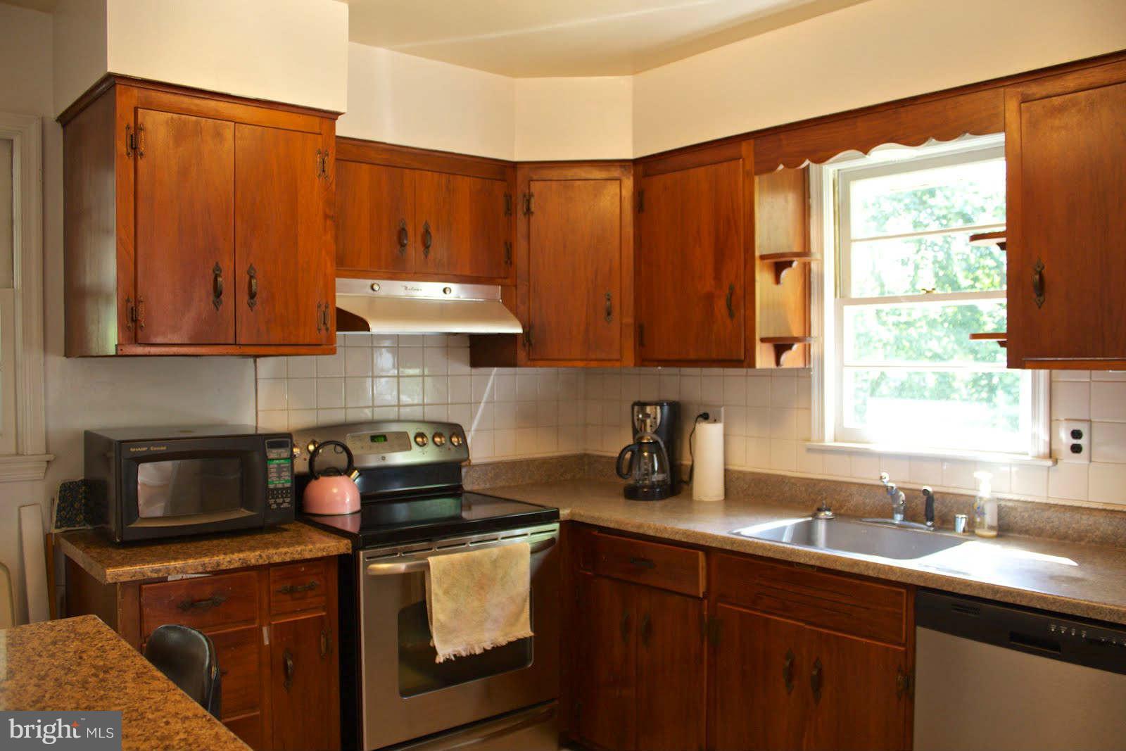 16004 Kerr Road Laurel, MD 20707 - Photo 4 of 23 Kitchen