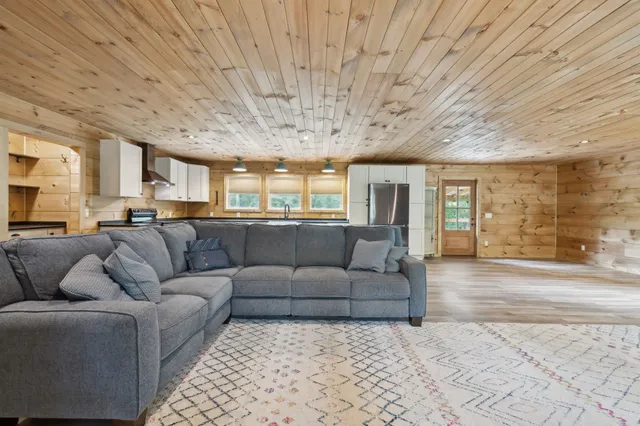 $1,100,000 | 1785 St Johns Road, Lascassas, TN 37085