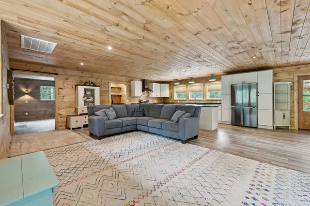 $1,100,000 | 1785 St Johns Road, Lascassas, TN 37085