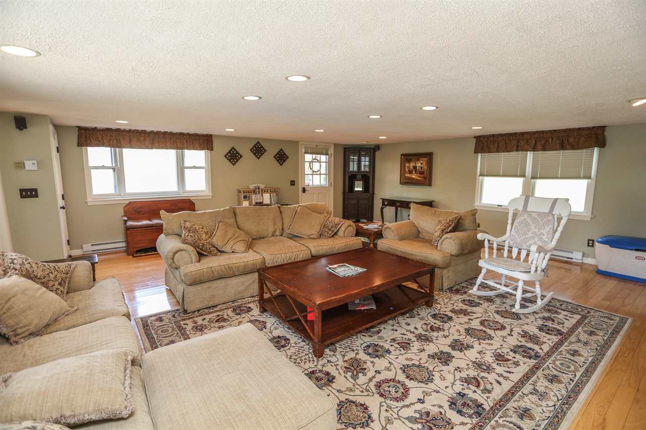 79 Dearborn Road Auburn, NH 03032 - Photo 11 of 40