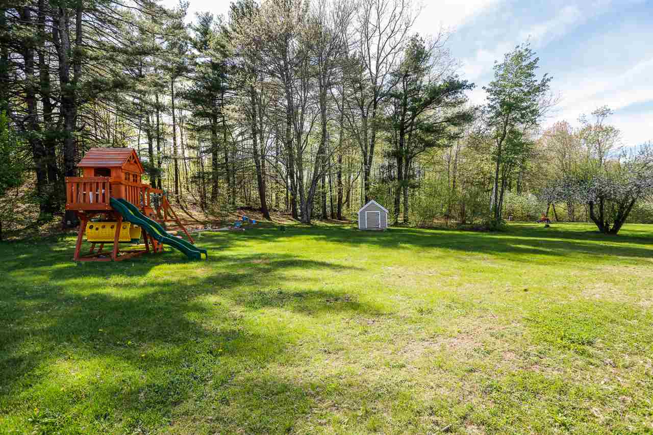79 Dearborn Road Auburn, NH 03032 - Photo 3 of 40