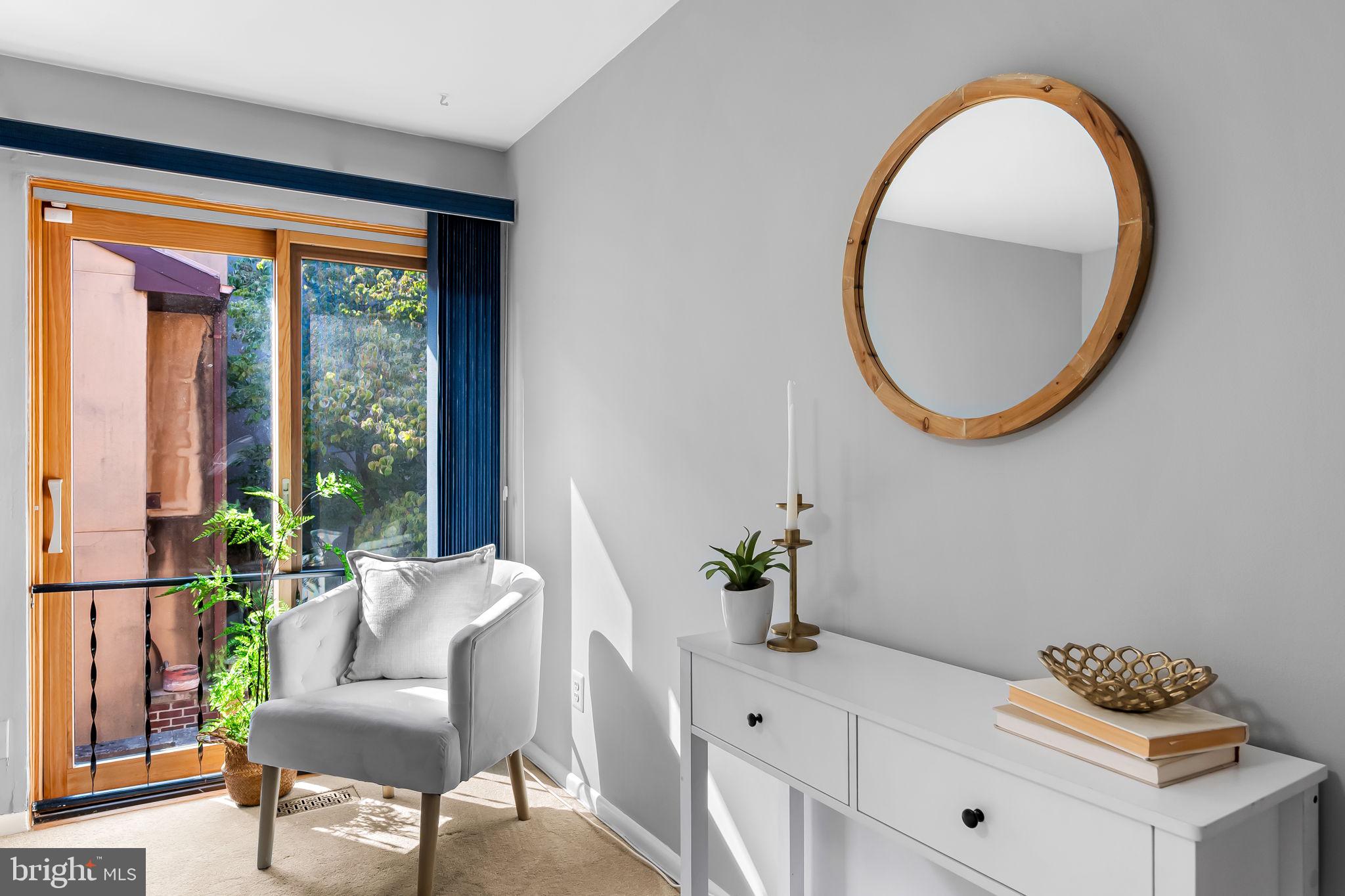 630 South Hanover Street Baltimore, MD 21230 - Photo 29 of 55 a dining room with furniture and a window