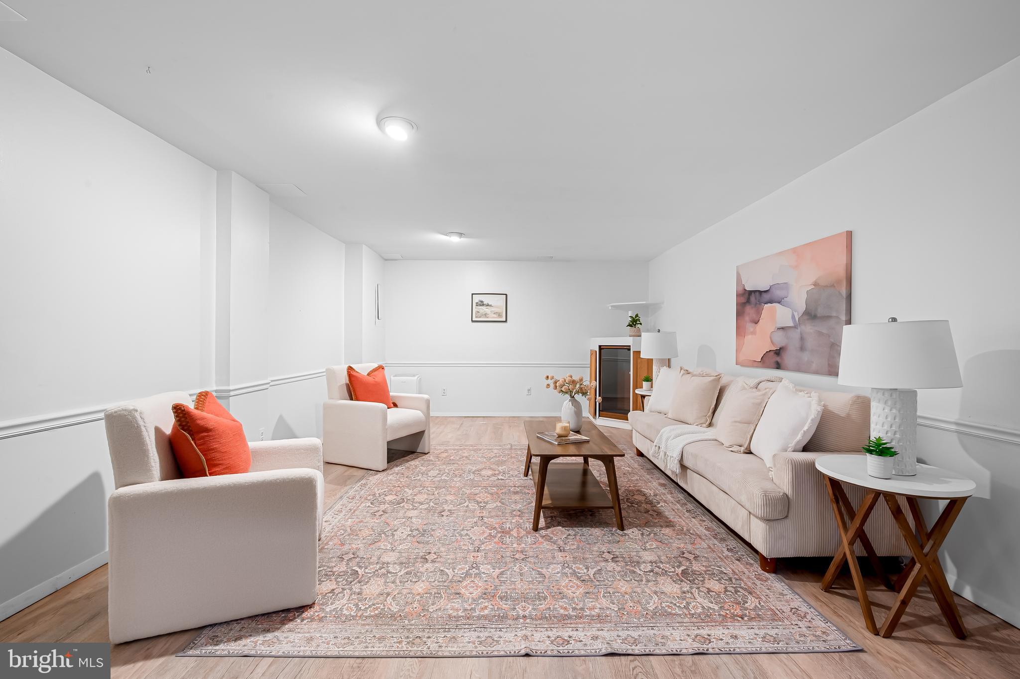 630 South Hanover Street Baltimore, MD 21230 - Photo 34 of 55 a living room with furniture and a couch