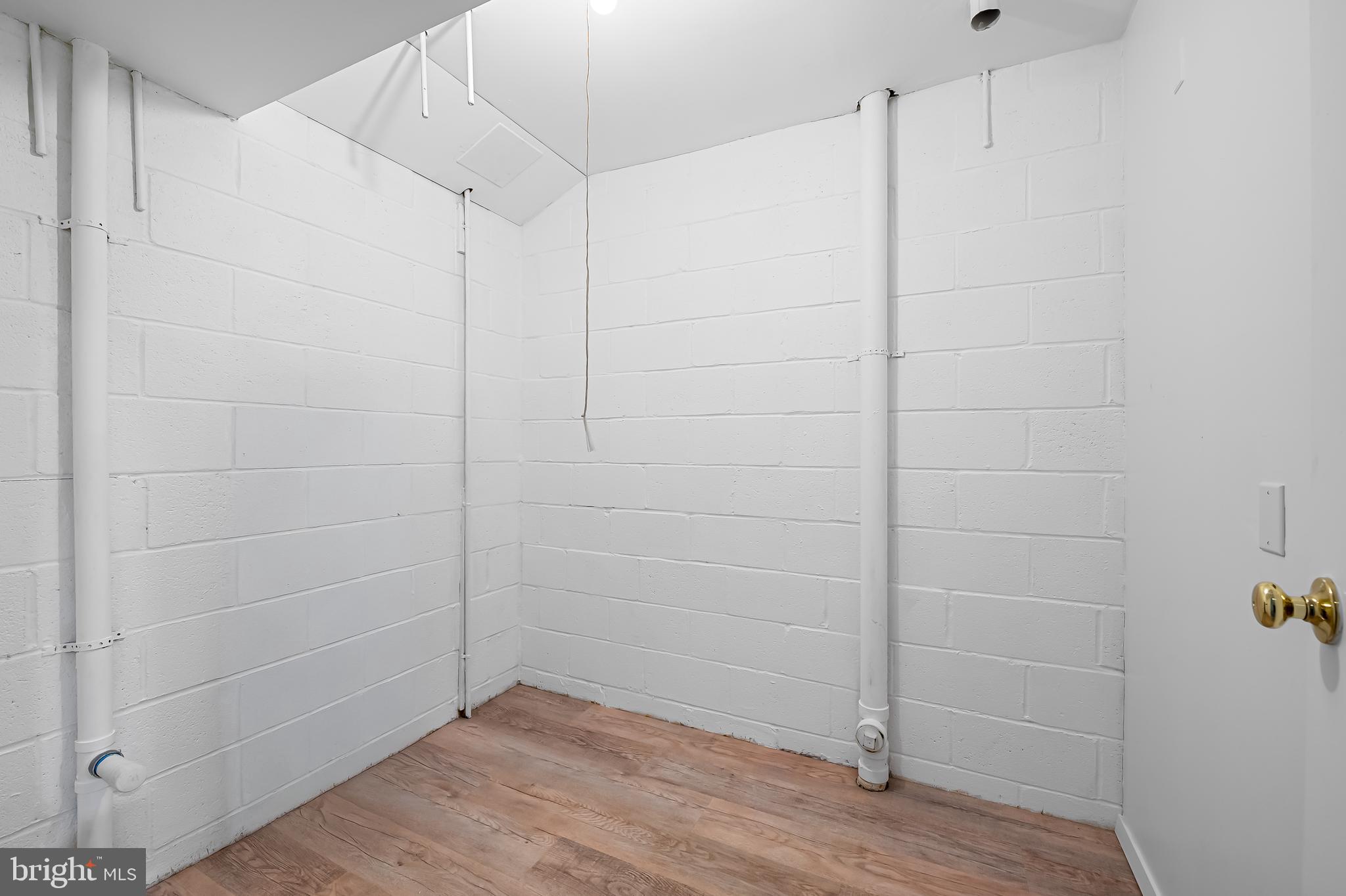 630 South Hanover Street Baltimore, MD 21230 - Photo 38 of 55 a view of a small space