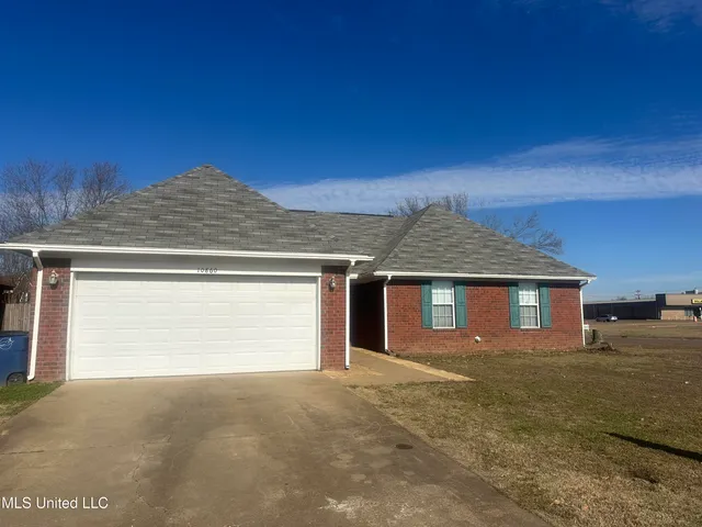 $1,850 | 10860 Ridgefield Drive, Olive Branch, MS 38654