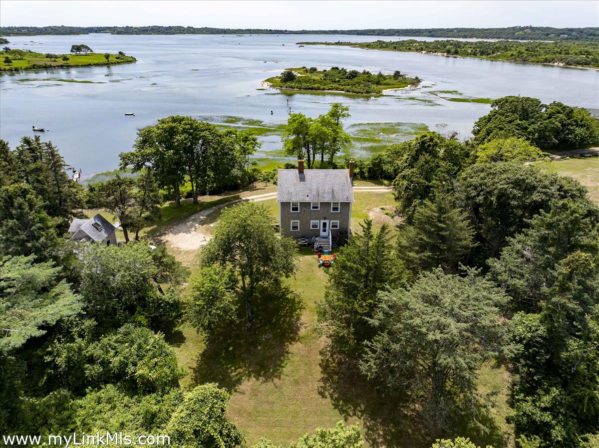 34 Edy's Island Way Chilmark, MA 02535 - Photo 5 of 46