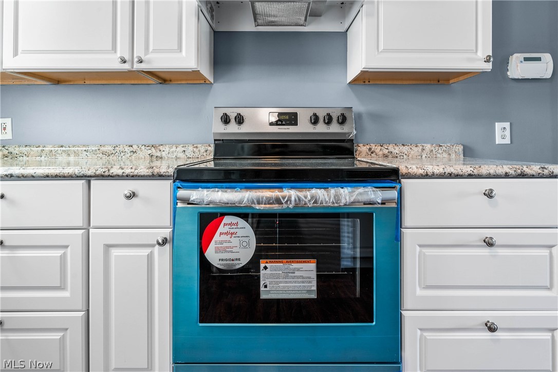 893 Mathews Road Youngstown, OH 44512 - Photo 12 of 35 kitchen