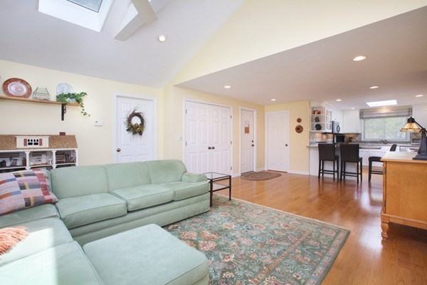 17 Bayfield Road Wayland, MA 01778 - Photo 4 of 12