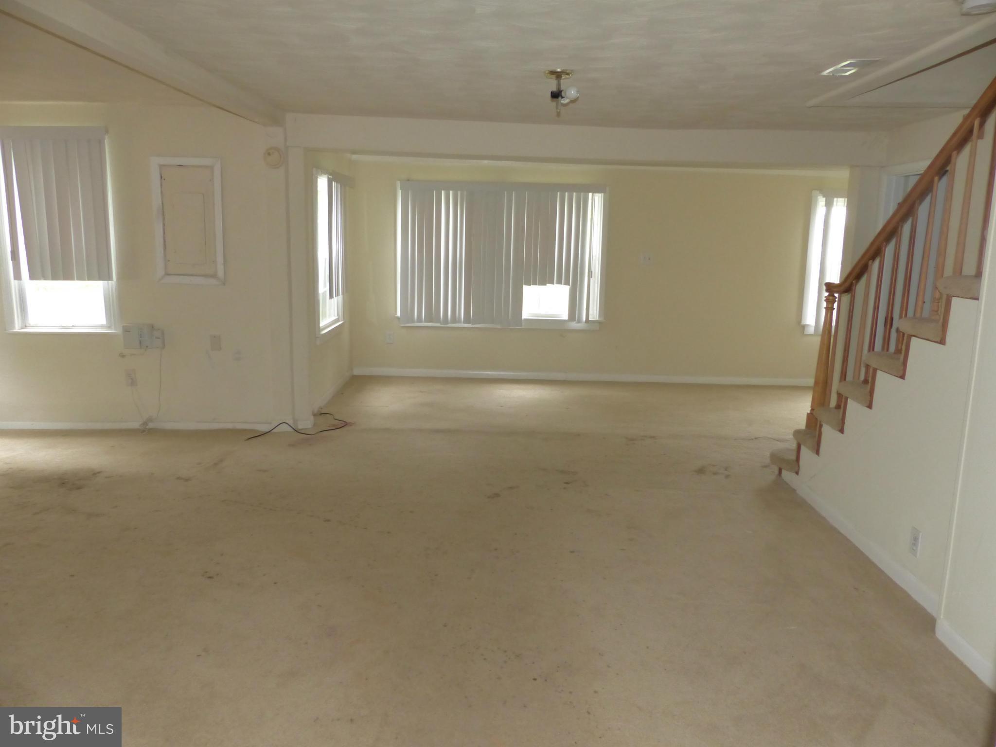 3933 Carthage Road Randallstown, MD 21133 - Photo 6 of 12 Living Room