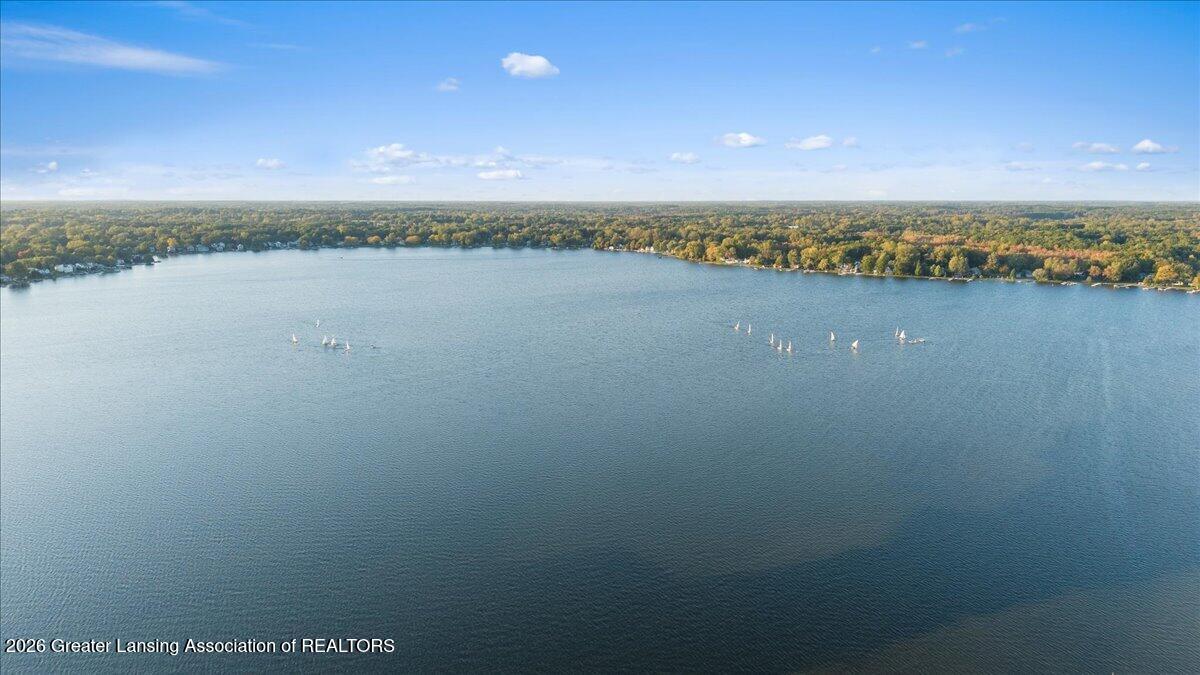 5670 Buckingham Road Haslett, MI 48840 - Photo 35 of 37 05-Media Jett -03