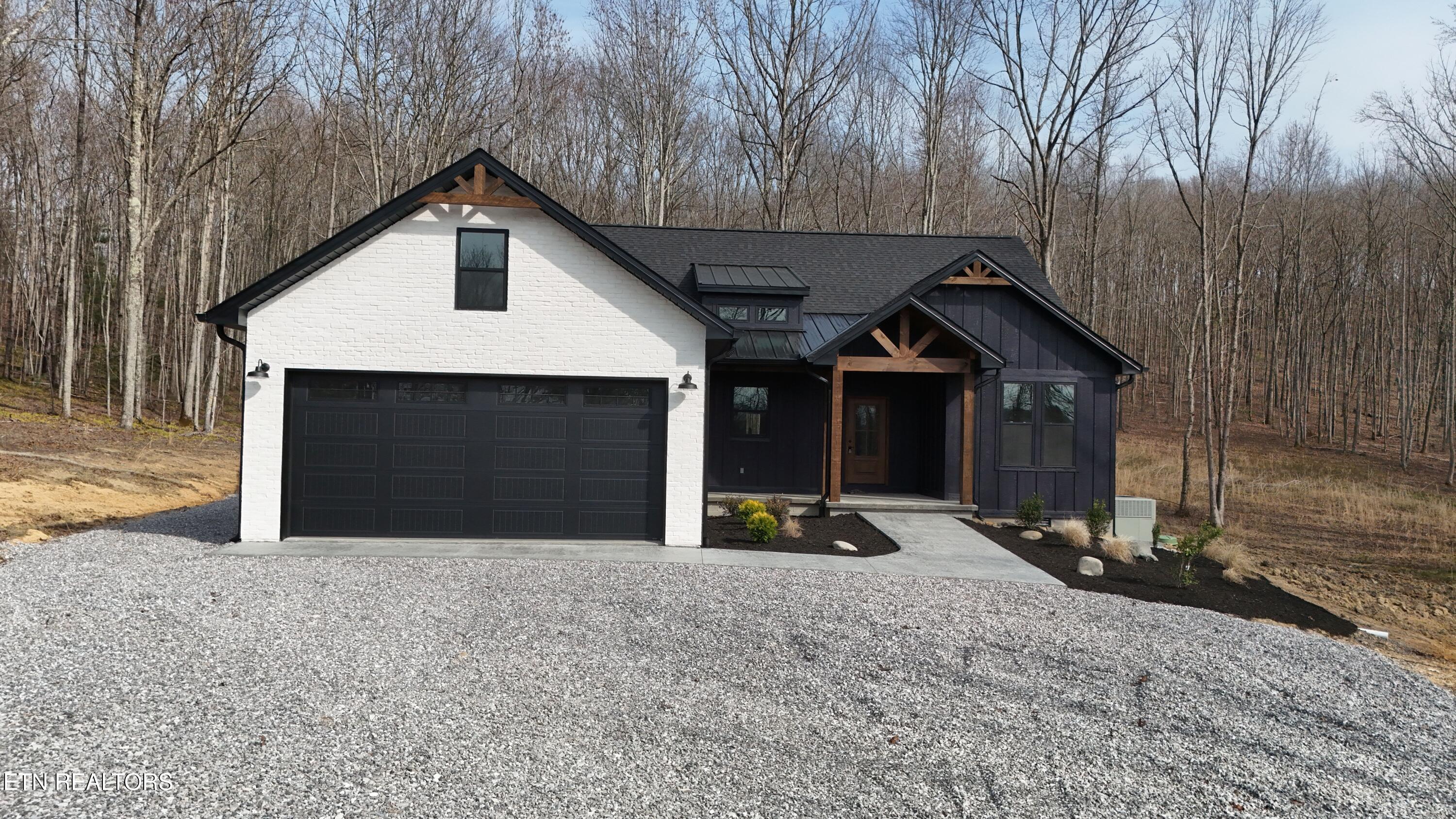 908 Evelyn Private Road Huntsville, TN 37756 - Photo 4 of 51 g