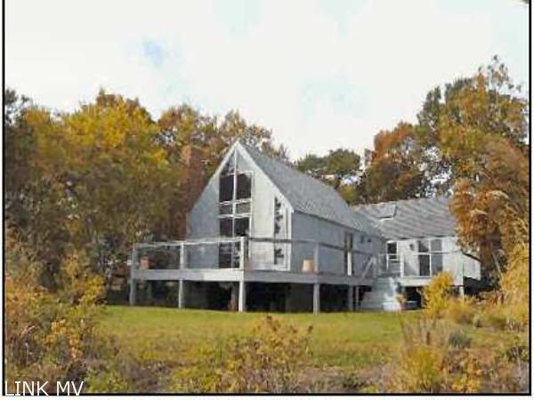 34 Waterview Road Oak Bluffs, MA 02557 - Photo 1 of 1 http://d1qzqeyxiitrap.cloudfront.net/photos/9226/600/29b036fe.jpg