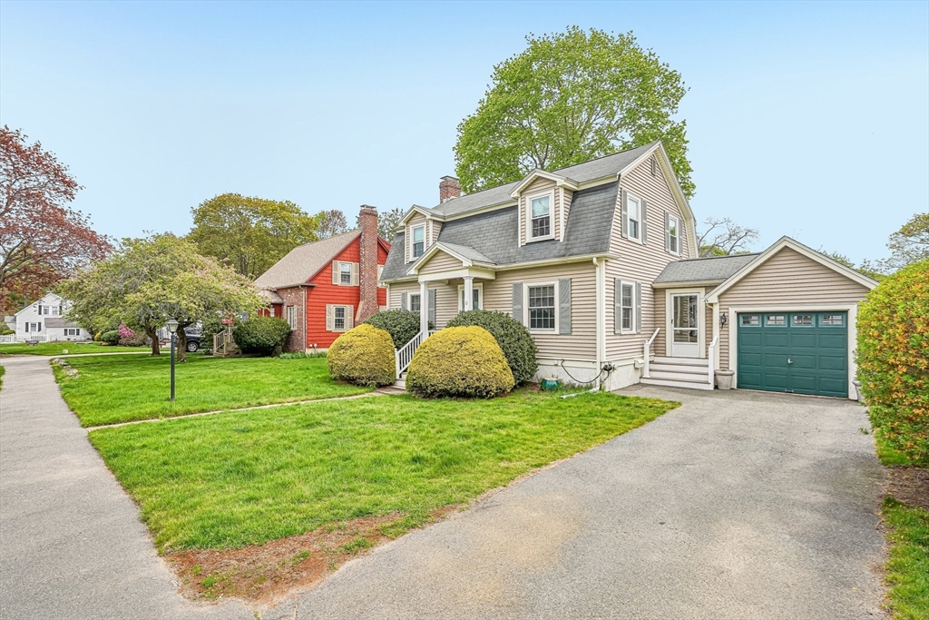 12 Puritan Road Danvers, MA 01923 - Photo 4 of 34
