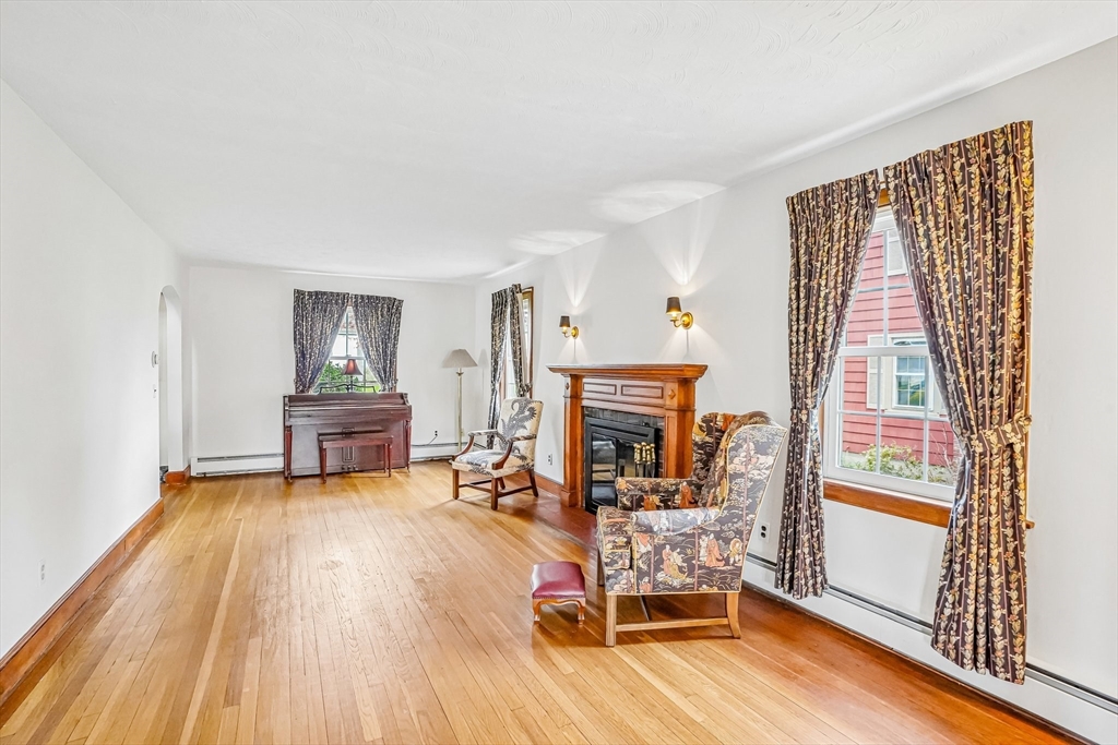 12 Puritan Road Danvers, MA 01923 - Photo 5 of 34