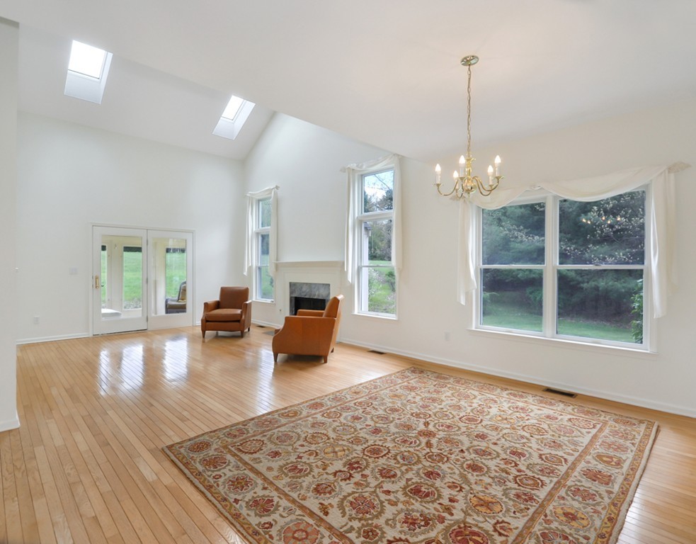 8 Stearns Road, Unit 8 Bedford, MA 01730 - Photo 5 of 30 Gallery Image 5