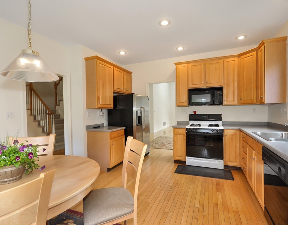 8 Stearns Road, Unit 8 Bedford, MA 01730 - Photo 9 of 30 Gallery Image 9