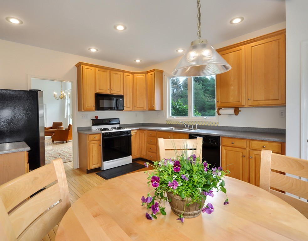 8 Stearns Road, Unit 8 Bedford, MA 01730 - Photo 10 of 30 Gallery Image 10