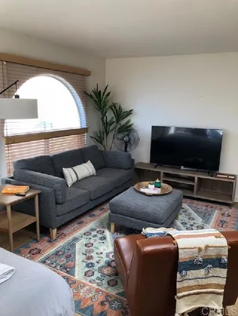 $2,695,000 | 251 East Glaucus Street, Encinitas, CA 92024